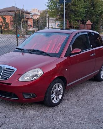 Lancia ypsilon 1.3 multijet full optional 