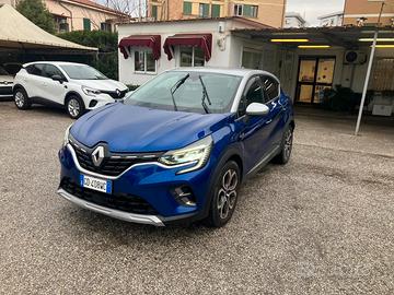 RENAULT CAPTUR 1.6 Plug-in 160cv Intens