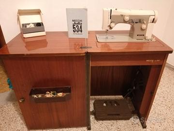 macchina da cucire Necchi anni 60