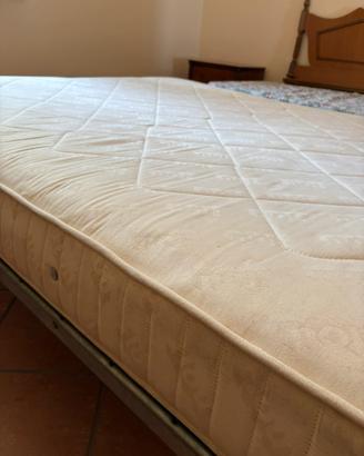 Rete e materasso matrimoniale