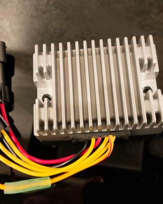 Regolatore di tensione 