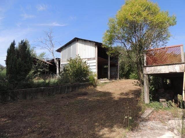 Rustico / Casale di 300 m² con più di 5 locali a T - Vista 4