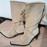 Stivali donna in pelle scamosciata beige.Taglia 35