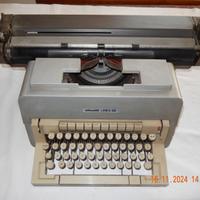 Macchina da scrivere Olivetti 98