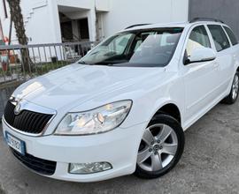 Skoda Octavia 1.6 TDI DSG 105 CV NEOPAT. Euro5