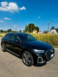 Audi Q5 S Line  Quattro ibrida ricaricabile