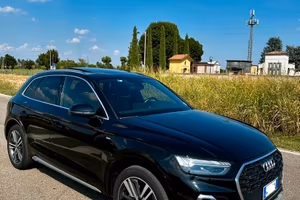 Audi Q5 S Line  Quattro ibrida ricaricabile