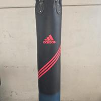 sacco da boxe più staffa