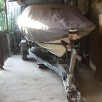 Motoscafo con carrello