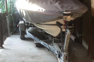 Motoscafo con carrello