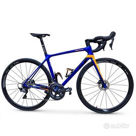 Bici da corsa giant in carbonio