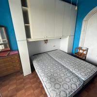 Ponte matrimoniale bianco con letto