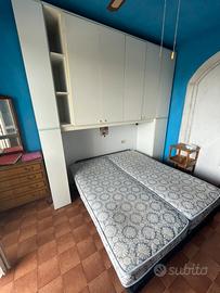 Ponte matrimoniale bianco con letto