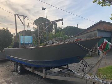 Barca autosvuotante 7mt senza fuoribordo