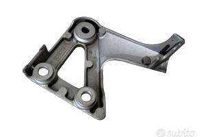 Staffa supporto faro destro HONDA HORNET 900 03>