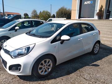 KIA rio GPL 0K 2035 neopatentati PERMUTE finanziab