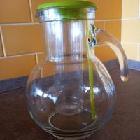 brocca di vetro con porta ghiaccio in plastica 