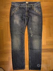 Jeans donna Toy G con borchie e strappi