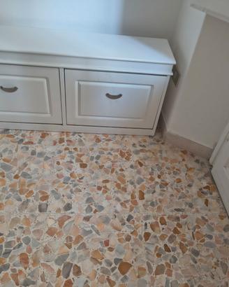 Scarpiera slim zona Porta Romana fuori dalla Ztl t