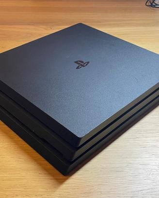 PS4 PRO (ricond) + JOYSTICK e CARICA ORIGINALE