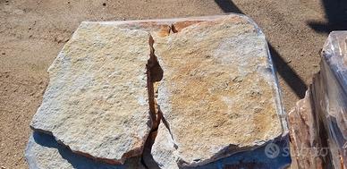 Lastre giganti in pietra