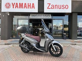 Kymco People 150i Top case e parabrezza