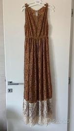 Abito bicolore in pizzo