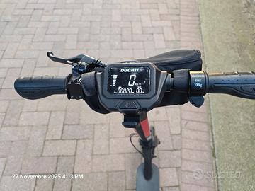 MONOPATTINO DUCATI