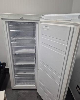 Freezer verticale