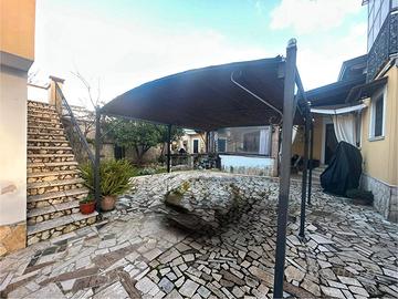 gazebo ferro e legno 