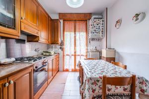 TRILOCALE ADIACENTE AL CENTRO DI MARANELLO