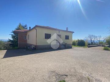 VILLA SINGOLA A MONTEFIASCONE