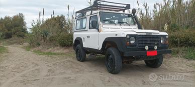 LAND ROVER DEFENDER