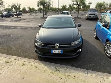 Polo serie 6  65000 km garanzia Volkswagen benzina