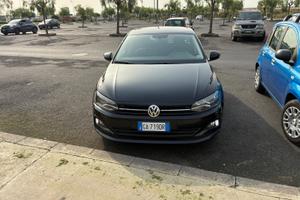 Polo serie 6  65000 km garanzia Volkswagen benzina