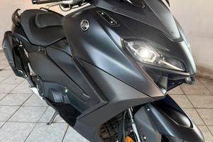 Yamaha Tmax 560