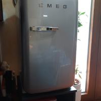 Frigorifero usato d'arredo mod. vintage marca Smeg
