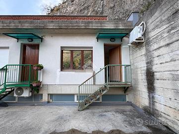 MONOLOCALE A PALERMO