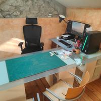 Scrivania in vetro e strutture