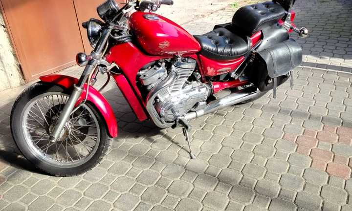 Suzuki intruder 600