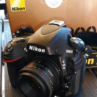 Nikon D800 con 50 f 1,8 D e battery Gryp