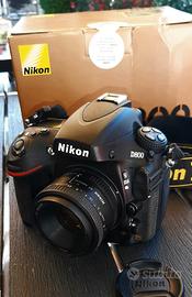 Nikon D800 con 50 f 1,8 D e battery Gryp