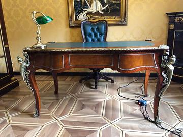 Scrivania stile classico da studio con sedia