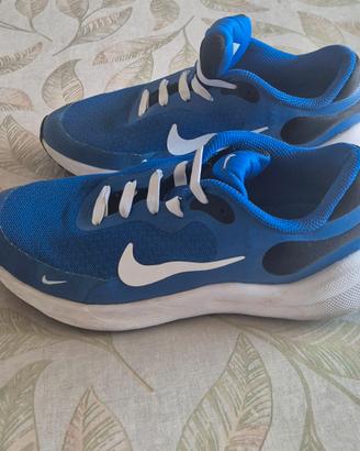 Scarpe nike tg.37.5
