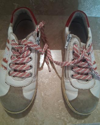 scarpe numero 32 