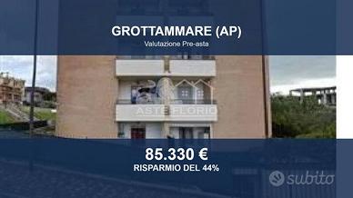 Immobile in asta di 99 m² con box auto a Grottamma