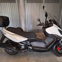 scooter kymco 300