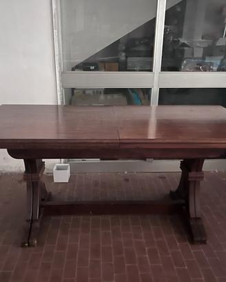 Tavolo in legno allungabile