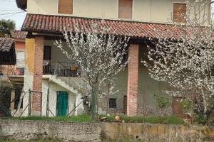 Magliano Alpi casa con giardino