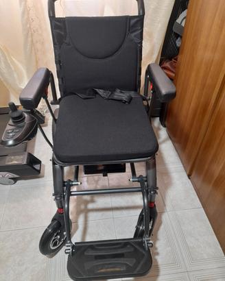 Sedia a rotelle elettrica